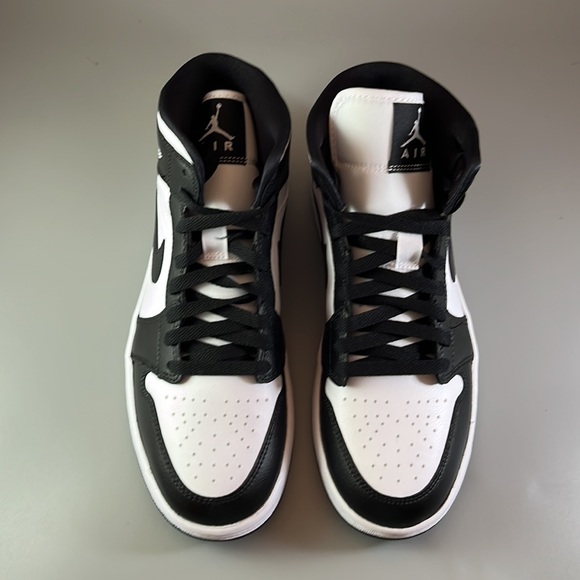 Nike Air Jordan 1 Mid 'Panda' - Picture 7 of 15